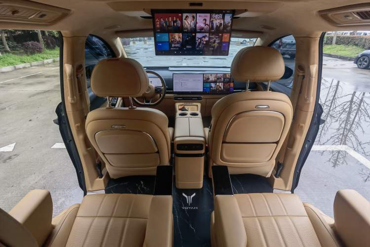 Used VOYAH Dream 2025 PHEV Four-Wheel-Drive Flagship Kunpeng Edition
