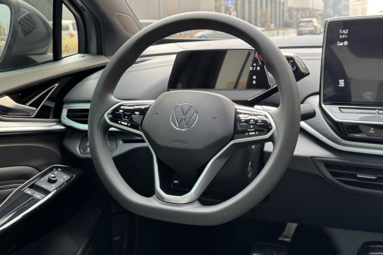 Used Volkswagen ID.4 CROZZ 2022 Standard Range PURE Edition Exterior 5