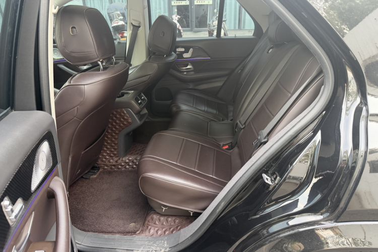 Used Mercedes-Benz GLE 2020 Facelifted GLE 450 4MATIC Stylish Edition Interior 3