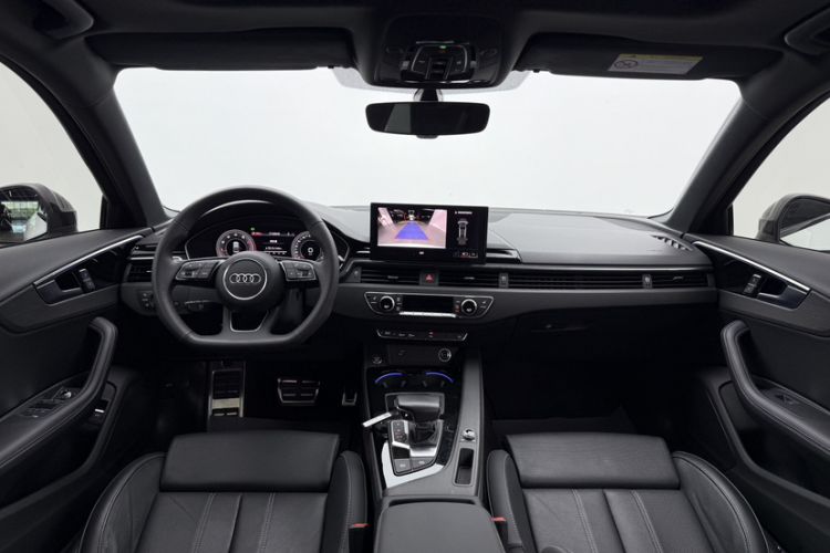 Used Audi A4L 2024 40 TFSI Luxury Dynamic Edition Audio And AC Panel