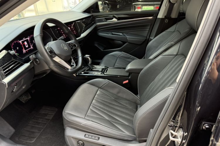 Used Volkswagen Passat 2022 330TSI Starry Luxury Edition – Exclusive Special Edition
