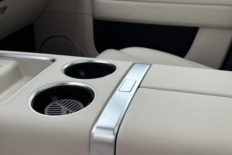 Used Li Auto L6 2024 Pro Model Interior 9