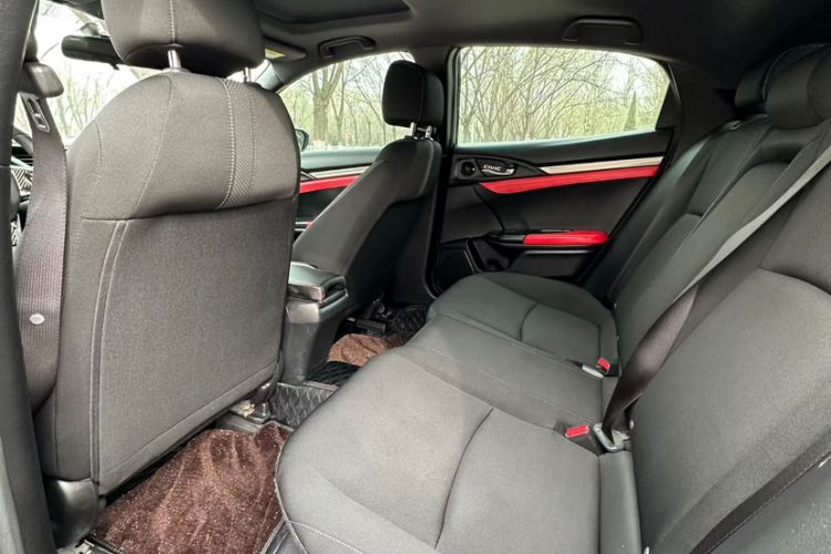 Used Honda Civic 2021 HATCHBACK 220TURBO CVT Trendy Cool Edition Interior 3