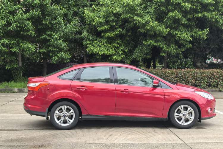 Used Ford Focus 2012 Sedan 1.6L Automatic Fashion Edition Interior 2