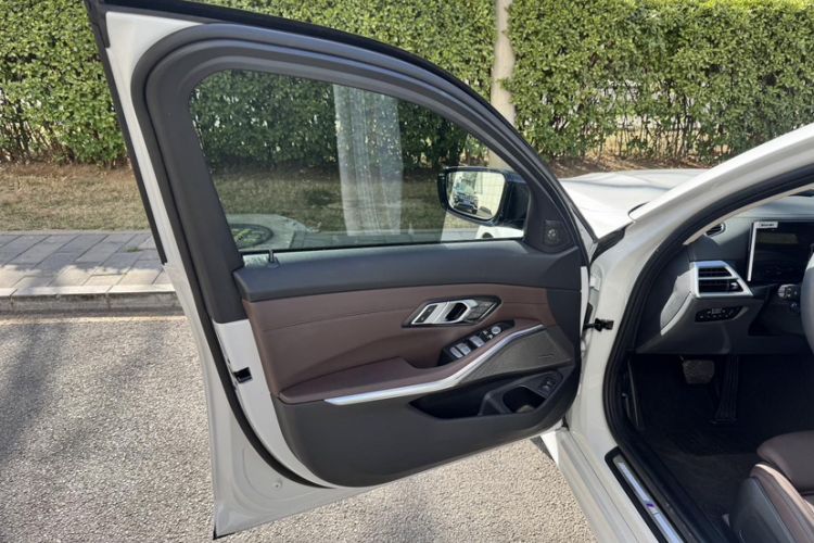 Used BMW 3 Series 2025 330Li M Sport Shadowline Package