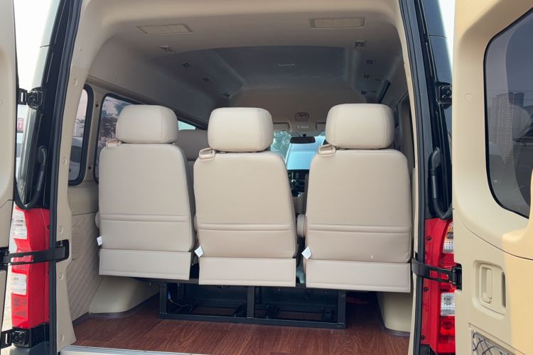 Used Foton Toano 2023 2.0T Compact Luxury Edition Manual Transmission Long Wheelbase Mid-Height Roof Rear Single Tire 9-Seater
