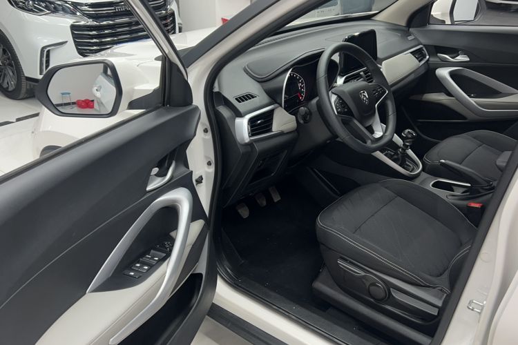 Used Baojun 510 2019 1.5L Manual Enjoyment Model 77kW China VI Emission Standard
