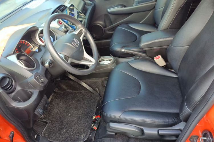 Used Honda Fit 2011 1.3L automatic comfort version
