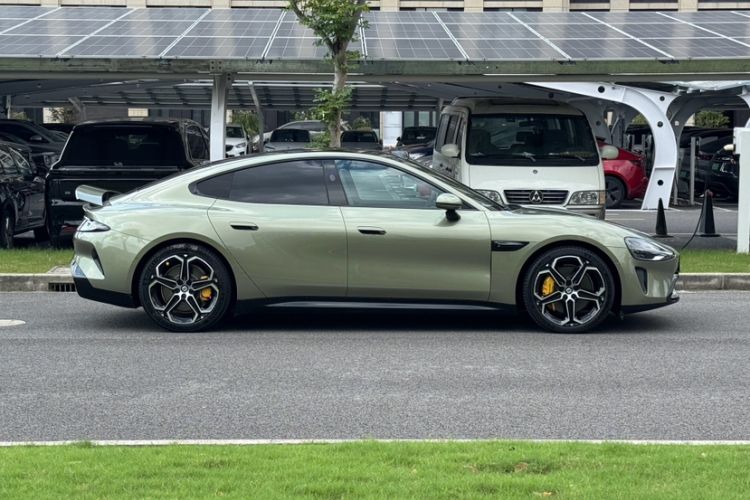 Used Xiaomi Auto SU7 2024 Four-Wheel Drive Ultra-Long Range Advanced Intelligent Driving Max Edition
