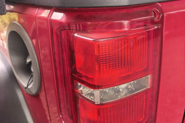 Used BAIC Off-Road BJ40 2016 40L 2.3T Manual All-Wheel Drive Prestige Edition Exterior 3