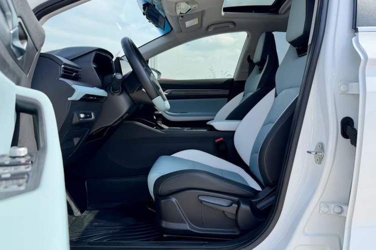 Used Geely Auto Emgrand S 2022 1.4T CVT Crossover Player Edition