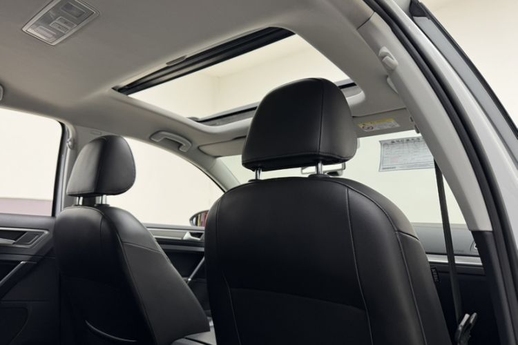 Used Volkswagen Golf 2016 230TSI Automatic Luxury Version