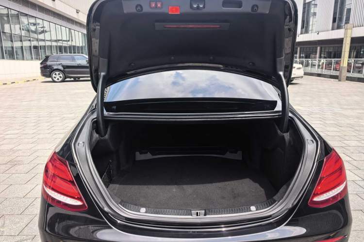 Used Mercedes-Benz E-Class 2020 E 260 L
