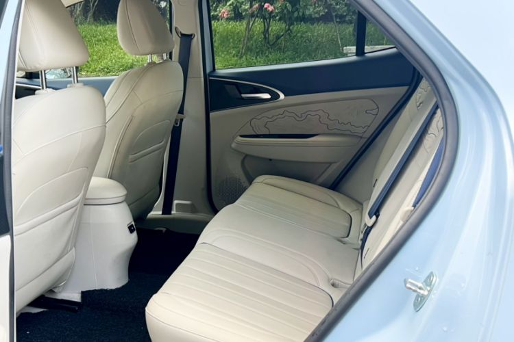 Used ORA Good Cat 2022 Morandi Edition 400km Standard Range Luxury Version Lithium Iron Phosphate
