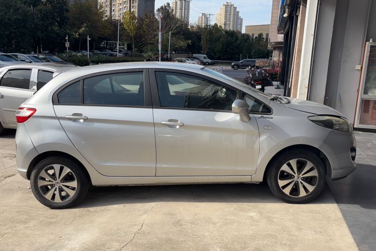 Used Cowin C3R 2015 1.5L Manual Gold Diamond Edition
