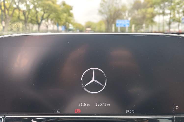 Used Mercedes-Benz E-Class 2025 E 300 L Luxury Model Odometer Close Up