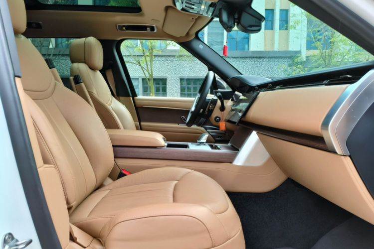 Used Land Rover Range Rover 2024 3.0 L6 360 PS Grand Edition