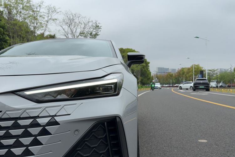 Used CHANGAN UNI-V 2022 2.0T Leading-Speed Edition Left Front Headlight