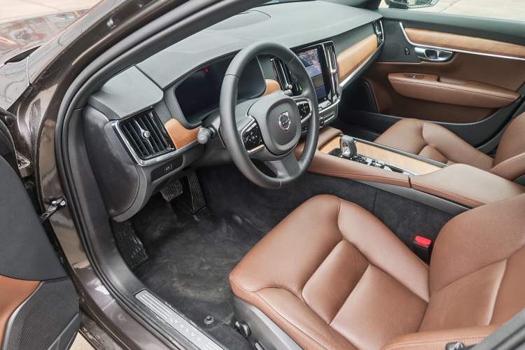 Used Volvo S90 2024 B5 Zhiyi Luxury Edition