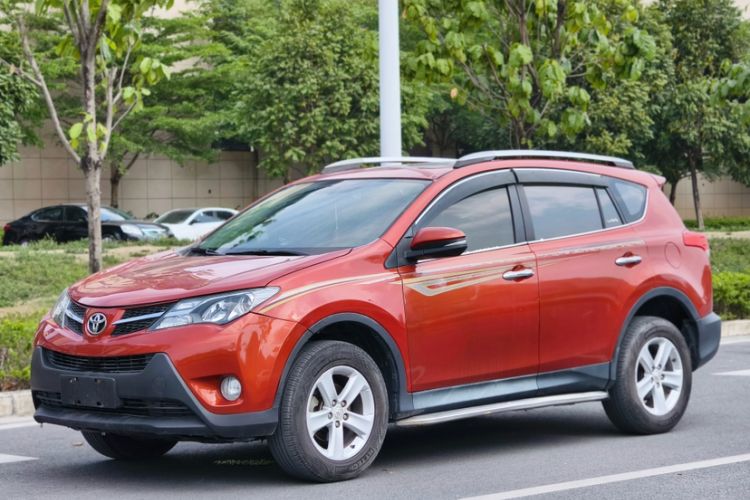 Used Toyota RAV4 2013 2.0L CVT Four-Wheel Drive New Edition
