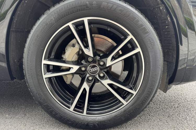 Used Audi Q5L 2022 40T Fashionable and Dynamic Model
