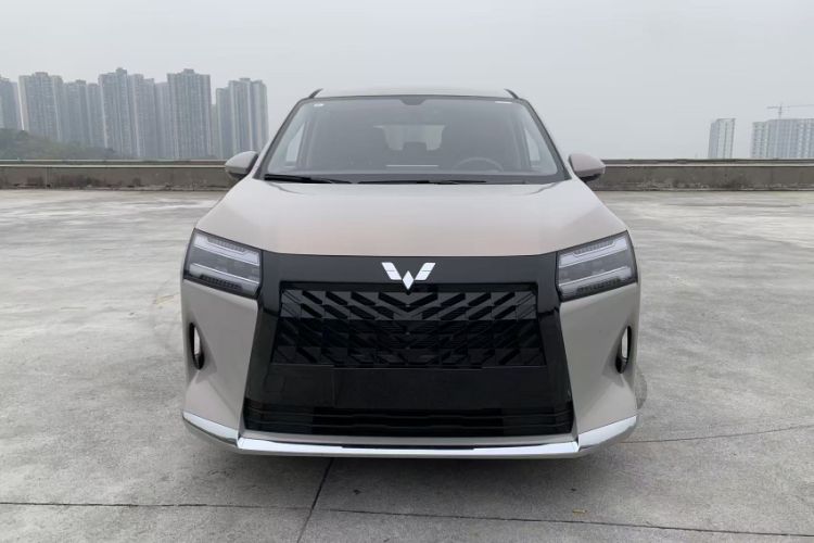 Used Wuling Wuling Starlight 730 2025 Model Plug-in Hybrid 125km Luxury Edition
