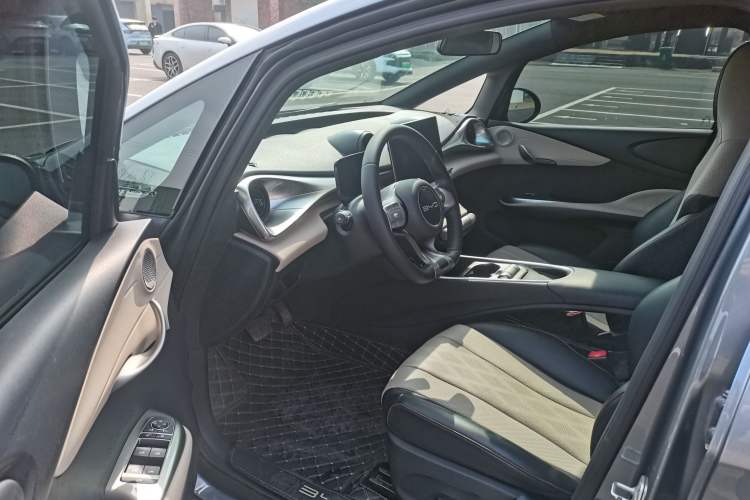 Used BYD Dolphin 2023 420 km Free Version
