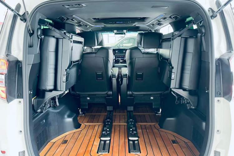 Used Toyota Vellfire 2021 Crown Dual-Engine 2.5L HV Supreme Edition