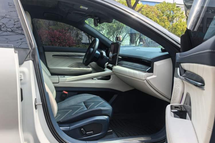 Used Zeekr 001 2023 YOU Edition 100 kWh Right Front Seat