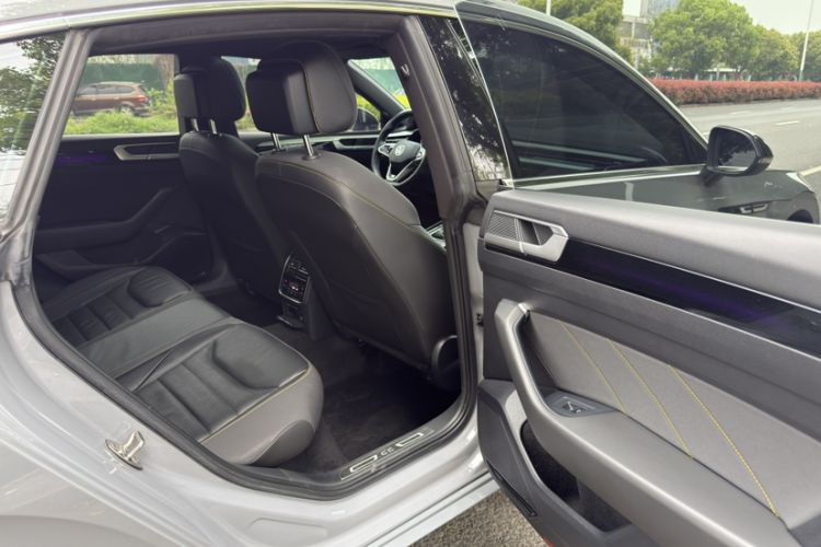 Used Volkswagen FAW-Volkswagen CC 2023 380TSI Striking Edition
