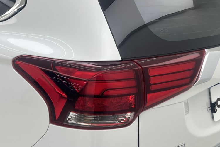 Used Mitsubishi Outlander 2020 2.4L 4x4 Zhi Xiang Edition 7-Seater