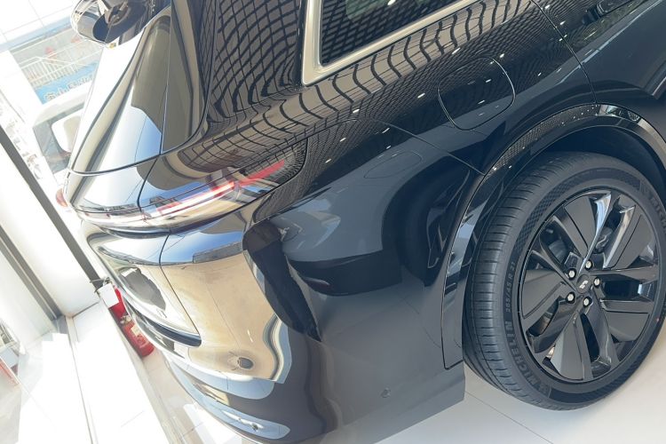 Used Li Auto L8 2024 Pro Model Exterior 3