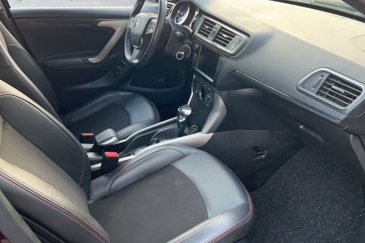 Used Citroen C3-XR 2015 1.6THP Automatic Pioneer Model
