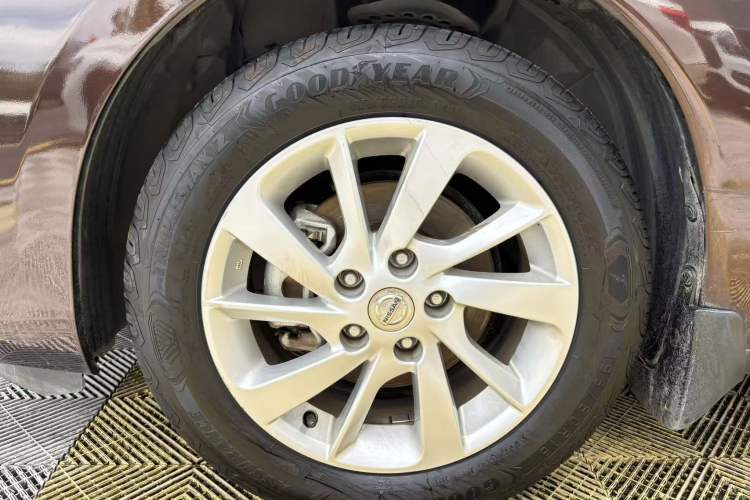 Used Nissan Tiida 2016 1.6L CVT Cool Dynamic Edition