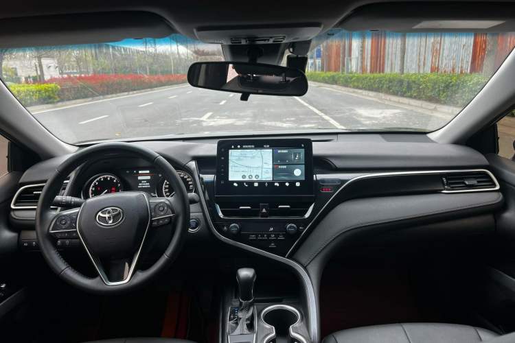 Used Toyota Camry 2021 2.0G Luxury Edition Interior 3