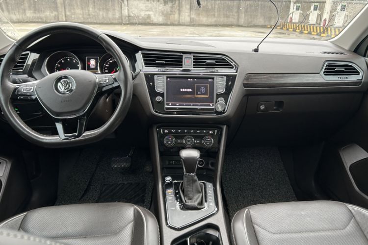 Used Volkswagen Tiguan L 2017 330TSI Automatic Two-Wheel Drive Flagship Edition
