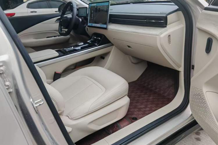 Used Wuling Xingguang 2024 Co-Creation Edition 510 Advanced Model
