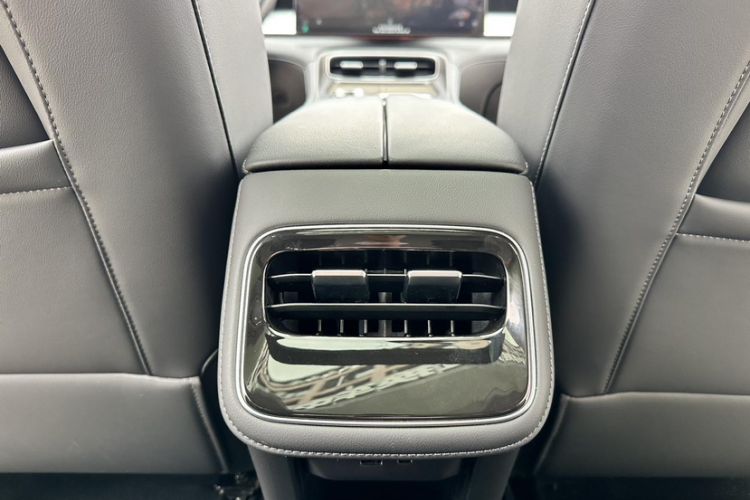 Used Fengyun T8 2025 1.5T 130 km Luxury Edition 5-Seater Interior 7