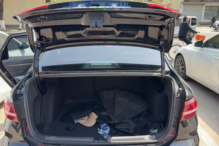 Used Volkswagen Lavida 2024 300TSI DSG Full-Comfort Edition Trunk