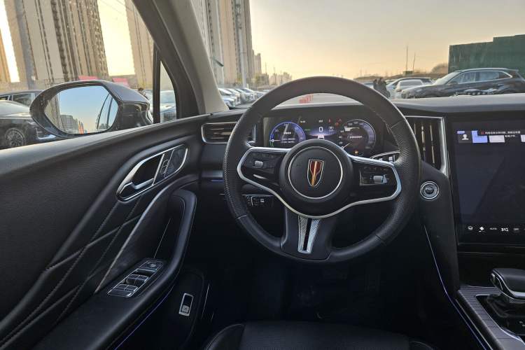 Used Hongqi HS7 PHEV 2024 2.0T PHEV Four-Wheel Drive Flagship Edition 6 Seats Steering Wheel