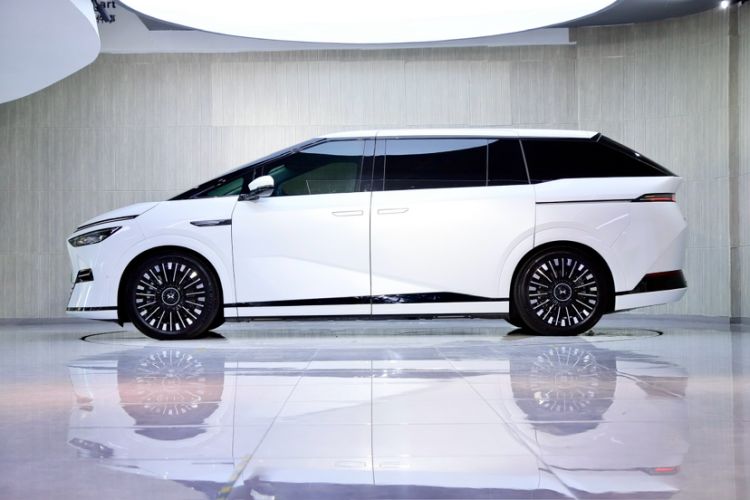 Used XPeng X9 2025 740 Ultra-Long Range Max