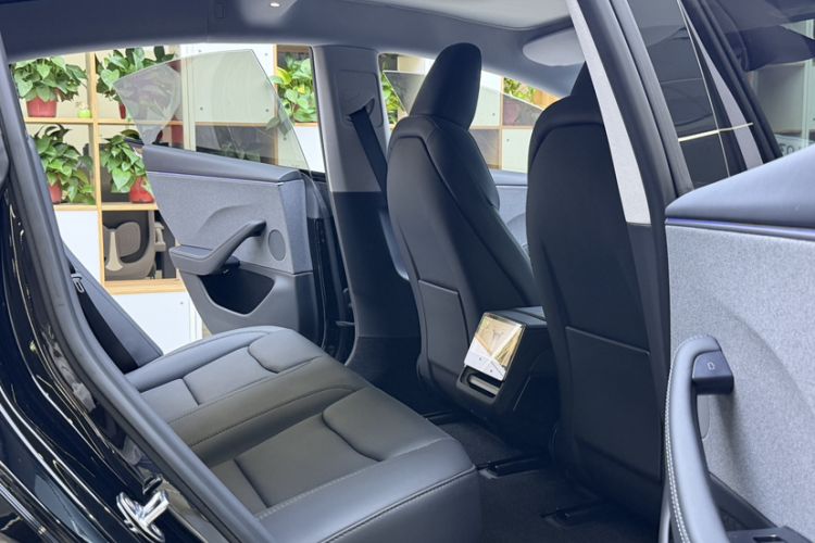 Used Tesla Model 3 2025 Model Revised Rear-Wheel-Drive Version Interior 5