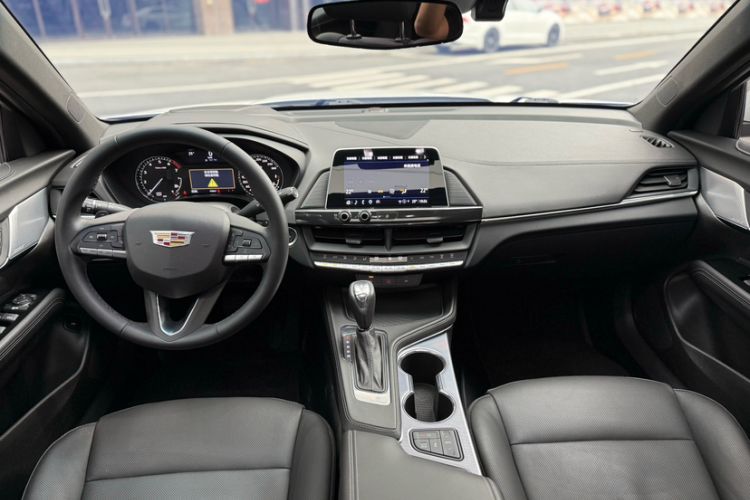 Used Cadillac CT4 2023 25T Luxury Model Interior 1