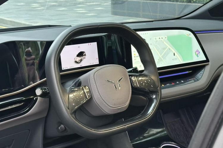 Used Hongqi EH7 2024 760 Pro+ Four-Wheel Drive Version Interior 5