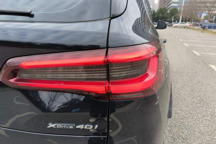 Used BMW X5 2021 xDrive40i Luxury Model with M Sport Package Exterior 12