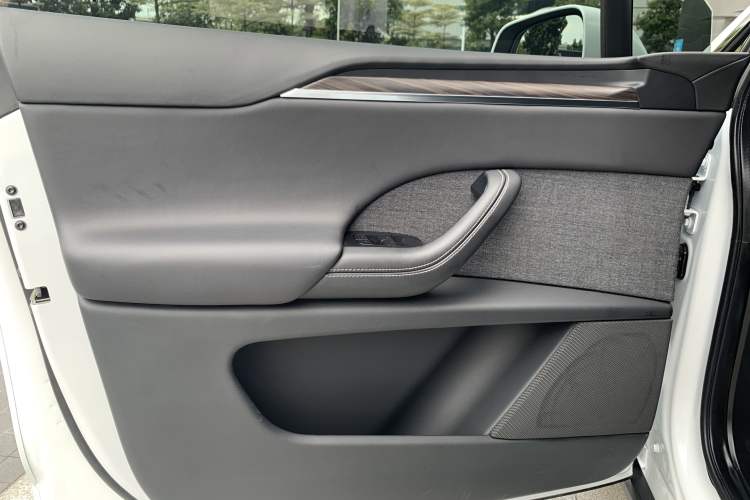 Used Tesla Model X 2023 Dual-Motor All-Wheel-Drive Version