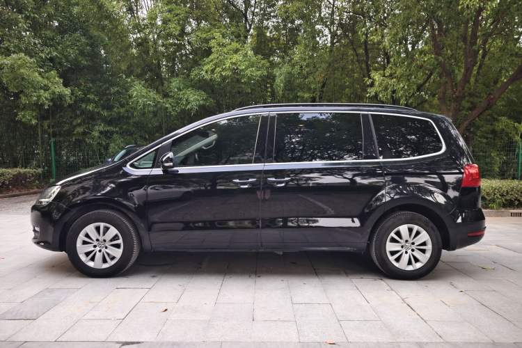 Used Volkswagen Sharan 2013 1.8TSI Standard Model

