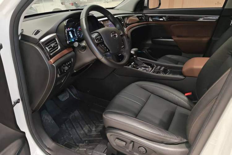 Used GAC Trumpchi GS8 2017 320T Two-Wheel Drive Luxury Smart Connectivity Version (7 Seats)
