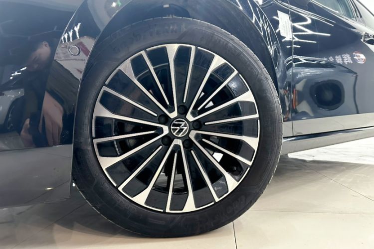 Used Volkswagen Magotan 2024 380TSI DSG Prestige Edition DaMai Package