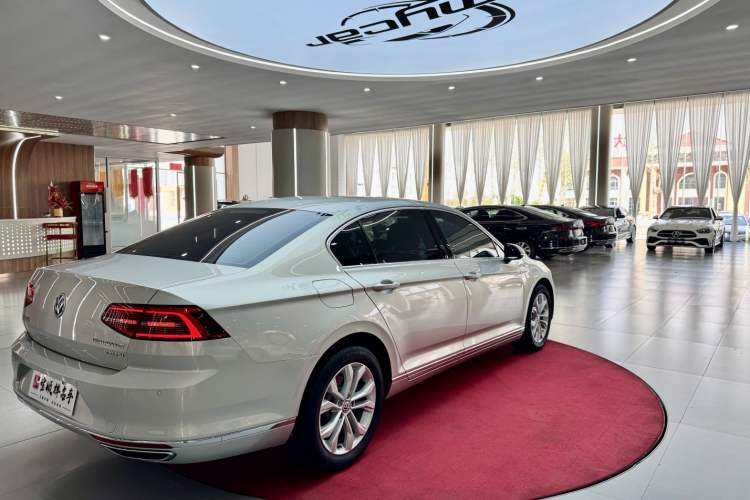 Used Volkswagen Magotan 2017 330TSI DSG Luxury Model
